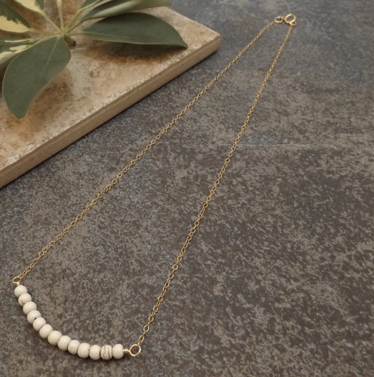 Bijoux - Natural Howlite and Gold Necklace